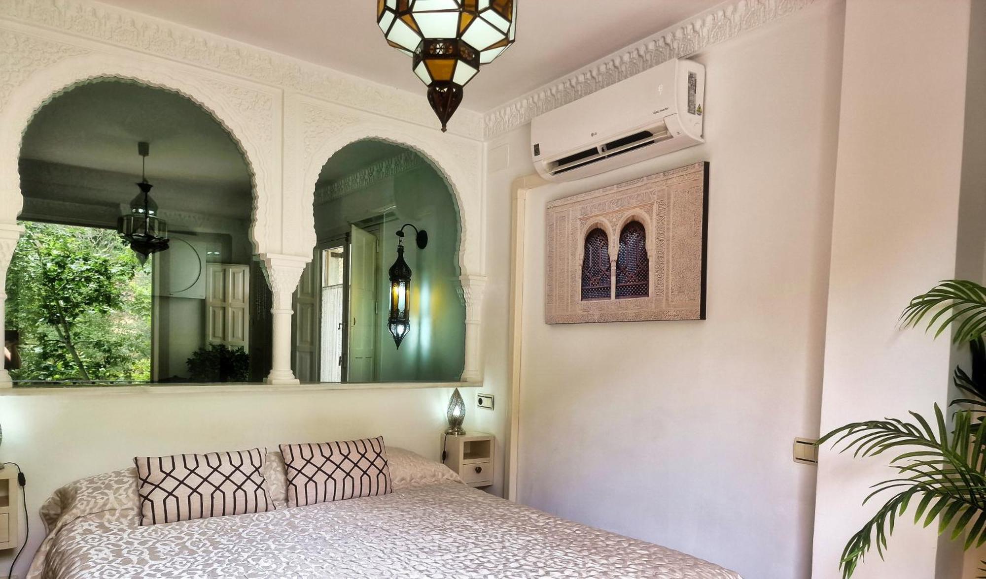 The Nasrid Palace From Your Bed ! Гранада Экстерьер фото