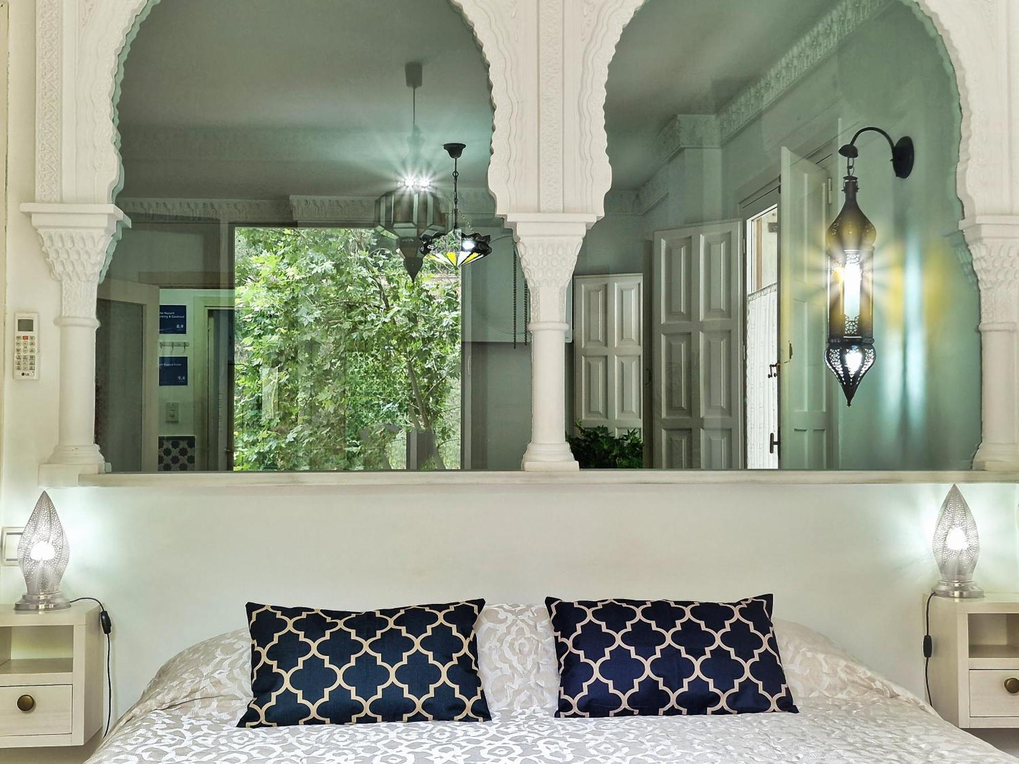 The Nasrid Palace From Your Bed ! Гранада Экстерьер фото